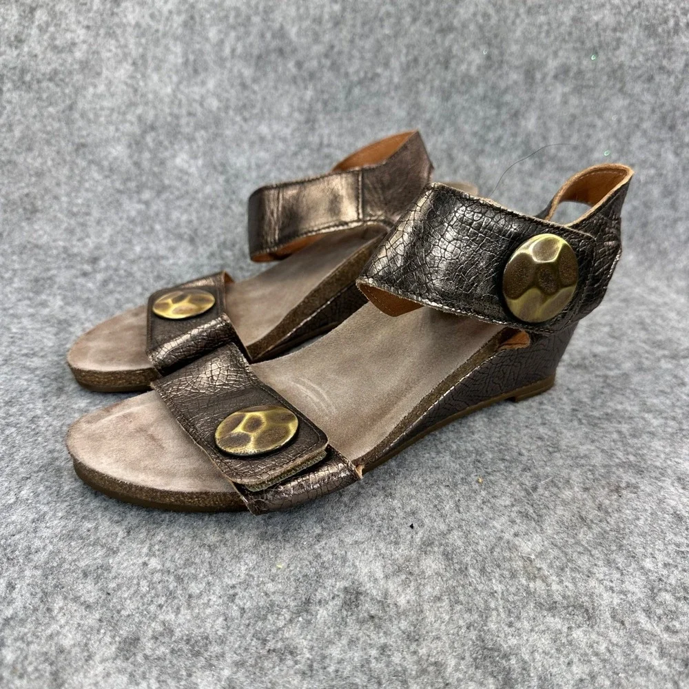 Taos Carousel Wedge Sandals Womens 39 Bronze Metallic Leather Comfort Slingback